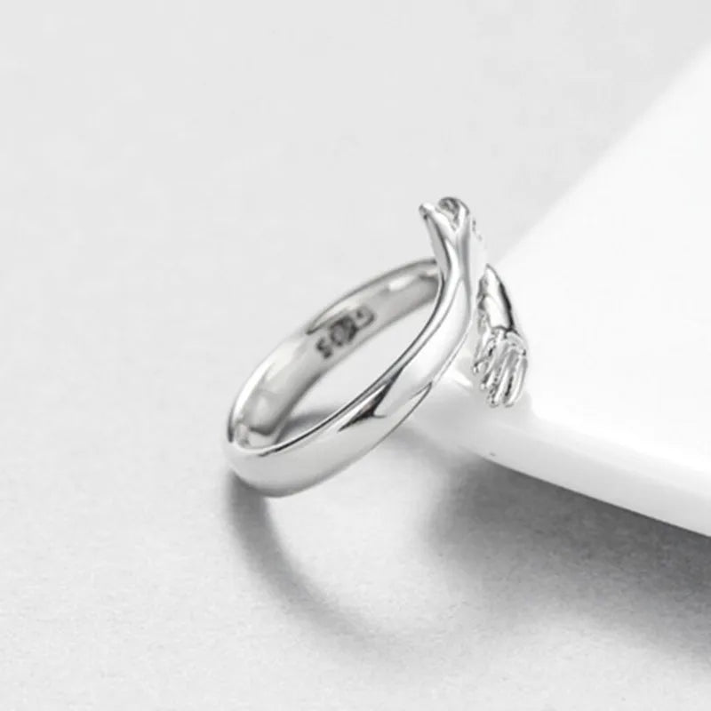 Bague Mains Qui S’enlacent – Minimaliste | Bijou Symbolique Femme